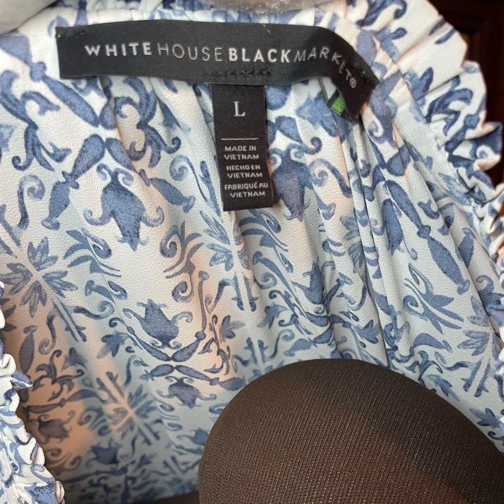 💙White House Black Market Blue and White Embellished Long Sleeve Blouse💙 - Picture 9 of 10